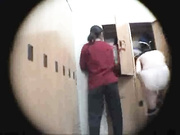 洗浴中心偷窺一群美女換衣服