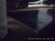 真实偷拍，趁姐姐上厕所前把摄像机放好