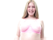 金发人妻双手紧握大鸡巴舔弄硬起一块抽插刺激