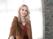 操你的金发性治疗客户深喉鸡巴玩弄高潮