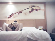 赵总找外围大长腿少妇穿上黑丝撕裆调情舔逼