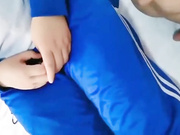 【乱伦门】18岁侄女去亲叔叔家粉嫩处女膜清晰可见给叔叔摸什么都给你买