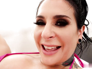 乔安娜·安吉尔用大鸡巴疯狂充实菊花满足