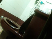 出租屋攝像頭拍攝到的士多店大奶老板娘洗澡更衣 濃密逼毛皮膚黝黑誘惑十足～720P高清