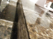 國內廁拍大神車站候車大廳蹲點守候尾隨幾個高顏值長腿妹子進女廁拍攝噓噓 1080P高清