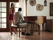 共享妻子雅典娜法里斯戴绿帽子丈夫与黑人偷情