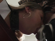 顺从的青少年拉拉队长喜欢被支配和粗暴的性交