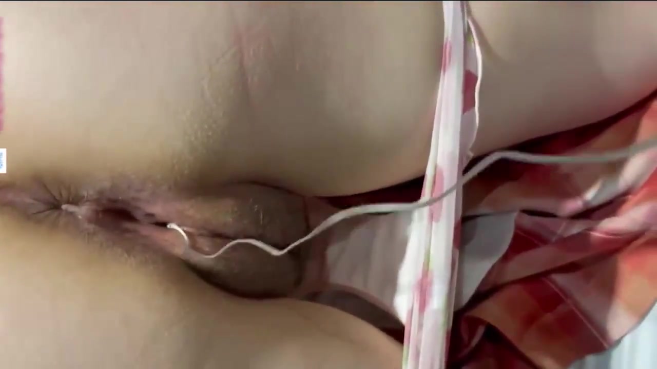 JK极品白嫩骚妹真实约炮被操到叫爸爸 浓精灌满淫穴