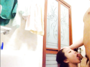 獨家推薦 白天為人師表夜晚淫騷的漂亮女神級老師洗手間偷偷和第一次來家的男友肏逼自拍 強忍著興奮不敢大叫 表情銷魂