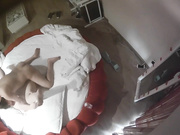 钟点炮房水滴摄像头TP偷情男女啪啪这男的太不讲卫生了射完用酒店的毛巾擦精液