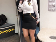 最后我终于把我的秘书带到了酒店房间