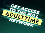 老师雷切尔·卡瓦利与两名青少年学生在热气腾腾的三人行中用力做爱