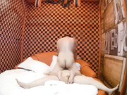 小胖哥真不容易啊隔三岔五要去开房满足剩女上司还好这次没来嗨的