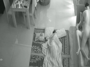 居家網絡攝像頭黑客破解拍攝到的小夫妻待孩子睡著後沙發上啪啪過性生活 騎坐雞巴上小蠻腰扭動爽的欲仙欲死 露臉高清