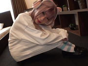 [MUKC-084] 萌え袖 細身美脚 中出し放題 従順コスプレ少女を猛烈にハメ倒す 絶対着衣性交 円井萌華【破解】 - 1of5