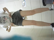 最新流出某會所公共衛生間拍攝到的各式美女少婦如廁 各種姿勢肥嫩逼逼看得誘惑十足 1080P原版高清