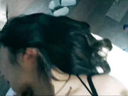 周末酒店開房約了兩個老公不在家的饑渴風韻十足少婦露臉玩3P 穿著情趣裝互舔雙插幹得尖叫聲不斷 720P高清完整版