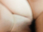 我的母狗妹妹，乖巧听话无毛逼，让小哥骑在脖子上草嘴深喉，压在身下无套插入给小哥舔手指，浪叫呻吟好骚啊