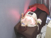 稀有黑客破解美容院云视通摄像头远程遥控偷拍❤️来做药膏脱逼毛频谱光灯照胸的美女其中几个明星颜值美女