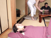 [破解]JUAN-027 親戚親子を2穴で喰う出戻り美熟女 佐久間楓 - 1of5