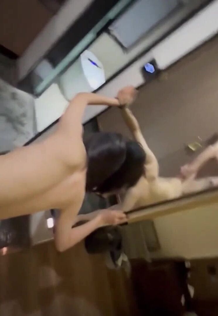 某某门事件】第482弹 安徽韵味人妻 林梦 情趣装网袜足交道具自慰 一边骑乘大肉棒榨精一边用震动棒刺激阴蒂