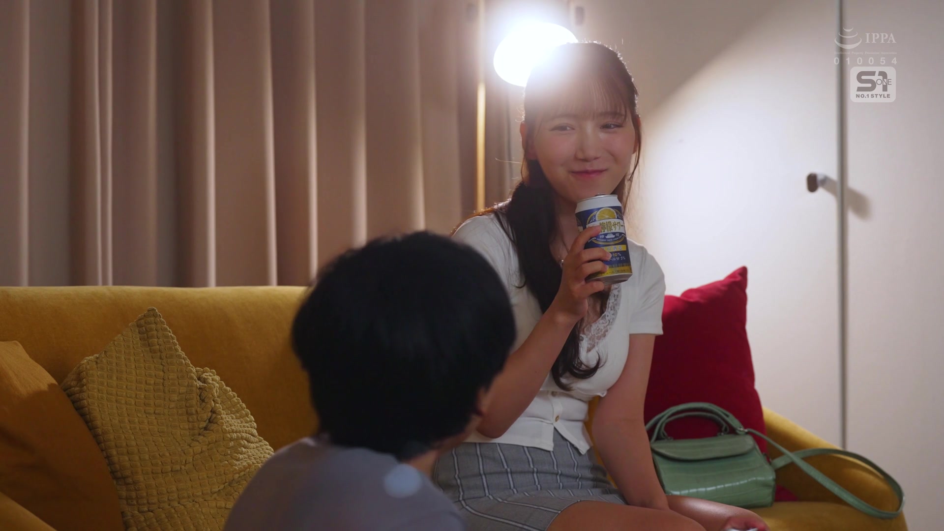 SNOS-109 入籍直前の元セフレに3年ぶりに再会したら見た目はキュートに、性欲は更に強い女になっていたので… - 1of5