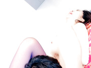 丝袜露脸风骚的小少妇跟小哥激情啪啪大秀直播，深喉口交大鸡巴让小哥吃奶舔逼，压在身下爆草抽插呻吟可射