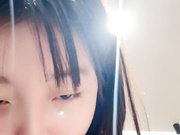 极品小兔牙首次直播大秀玩的好嗨啊，全程露脸大蝴蝶逼撕开展示，大黑牛自慰骚逼抽插，浪叫呻吟表情好骚啊