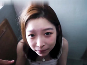 趁朋友返乡和他女友做一天  背着男友沉沦在NTR中的纯欲少女  MD-0375