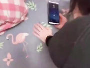 高潮马上来了她老公来电话了不敢大声叫啊