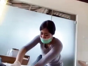 猎奇：给鸡鸡脱毛，通并快乐着，太刺激了，直接给整射了，射精时鸡巴不停跳动！