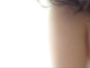 98年艺校小美女坐在大鸡巴上不停的摇摆,欲死欲仙的享受着,奶子嫩的可以掐出水,好像还是一线天逼逼.国语