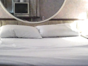 英语加普通话对白英国小伙和戴劳力士的酒吧坐台女酒店开房花式还挺多的