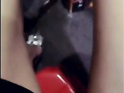 做生意玩直播两不误的大胆美腿漂亮少妇商铺内真空裸播露奶露逼无视身边的路人对白清晰