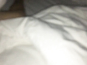 变态眼镜哥请隔壁租房白领小姐姐吃宵夜偷偷下药放倒带到旅馆开房啪啪