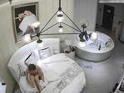 精品酒店偷拍貌似第一次出来约的气质良家少妇吃水果时就被男的抱在床上要干,有点害羞非要先洗澡再操.国语!