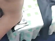 姐姐姐夫小舅子露脸3P，激情打炮这奶子很大玩的很开心，后入猛草大屁股前面插着嘴，压抑的呻吟刺激