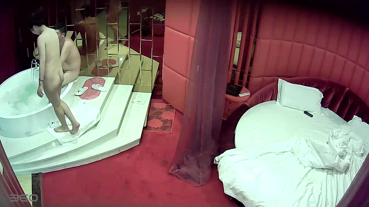 情趣宾馆爆操美腿气质女友浴缸内啪啪啪呻吟声特别大720P高清