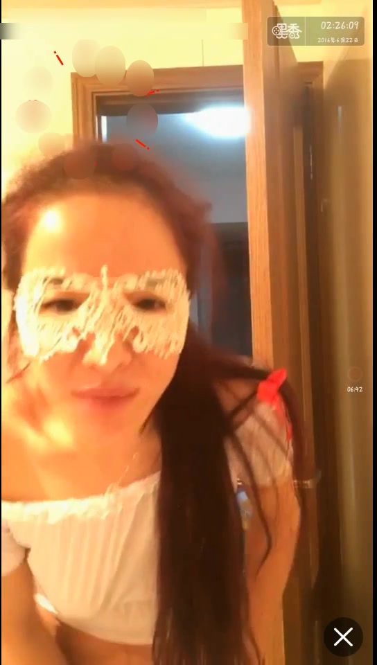 撸管福利AU直播大秀仔细看妹子长得像美女X琪