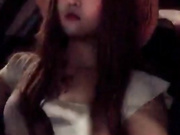 打扮得很洋气的四川美女大学生暑假开车黄播赚钱勾搭个大叔车震