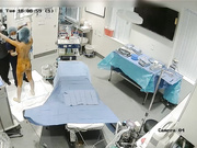 黑客破解美容医院监控摄像头偷拍来做美肉纤体的美眉