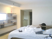 微聊约出来啪啪的幼儿园美女老师兼职援交妹口活一流忍耐力差的估计口几下就得交货叫床声给力国语对白