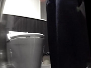 外站最新流出购物广场女厕固定高清针孔摄像机偷拍来方便的美女还有妹子在里面玩自拍的