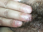 掰开骚逼的骚穴