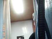 定点偷拍公共浴室女士更衣间少女少妇脱换衣 有个少妇逼毛真性感屁股白又大