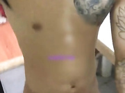 闺蜜女友王东瑶性感黑丝诱惑纹身男友浴室干到床上手持近景拍摄