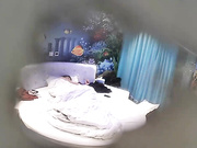 海洋房年轻大学生情侣开房打炮猥琐眼镜男体格瘦但啪啪很猛皮肤光滑苗条美女被猛干的尖叫上气不接下气