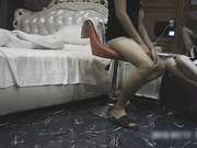 高级酒店重金约操极品大奶女神外围女,翘臀大胸美乳,身材超正,技术到位,干爽后主动还要,操的呻吟不止!国语!