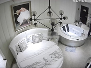 貌似搞销售气质美女与公司经理开房啪啪好像在传授经验聊完只把裤子脱了打炮脱光之后又打一炮美女身材真好