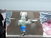 某站流出高校女厕近距离偷拍貌似刚上完体育课还穿着运动装